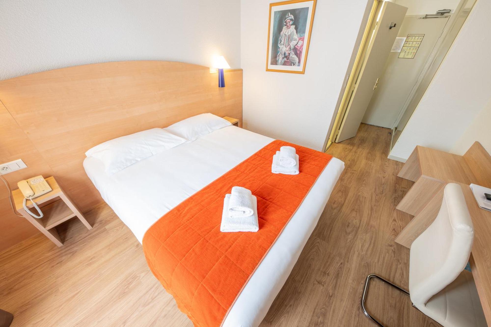 Hotel Saint Laurent Nogent-sur-Seine Habitación foto