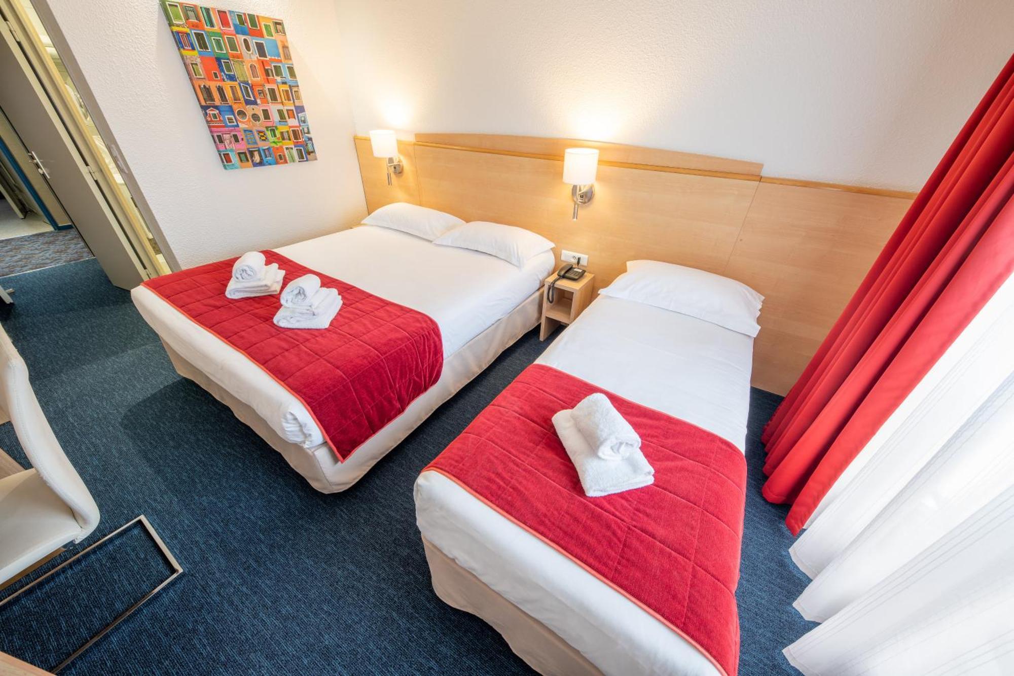 Hotel Saint Laurent Nogent-sur-Seine Habitación foto